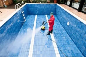 أدوات تنظيف حمامات السباحة