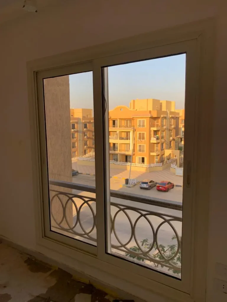 تنظيف استيكر الالمويتال